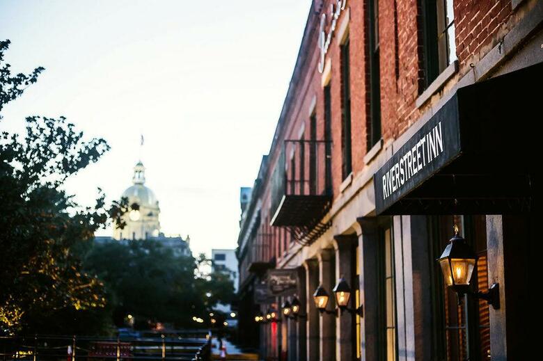 Hotel River Street Inn
