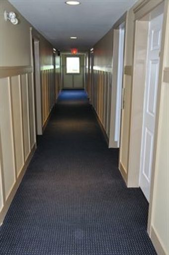 Motel Canadian Inn