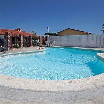 Motel Traveler's Inn