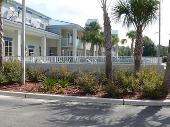 Hotel Marianna Inn & Suites