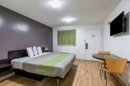Motel Savannah Suites Savannah