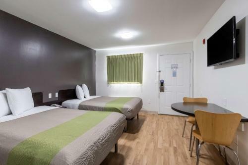 Motel Savannah Suites Savannah