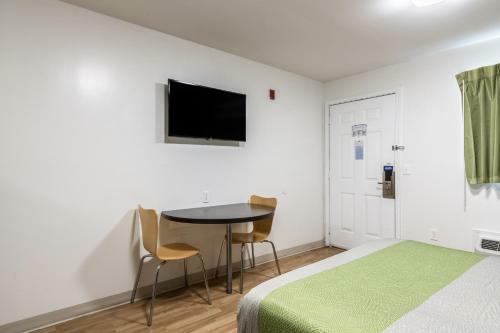 Motel Savannah Suites Savannah