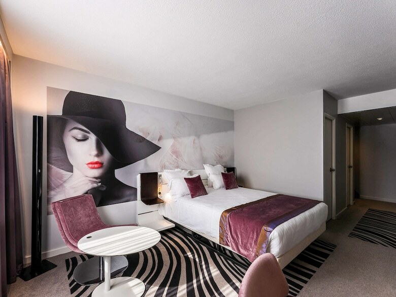 Novotel Orl�ans Charbonni�re Hotel