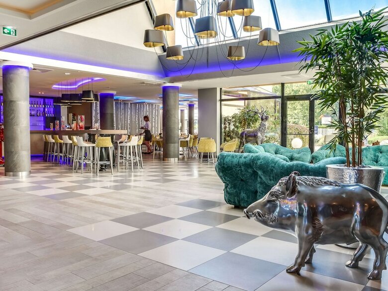 Novotel Orl�ans Charbonni�re Hotel