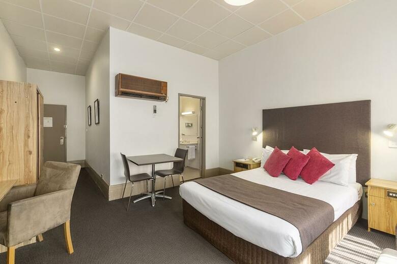 Hotel Adelaide Paringa