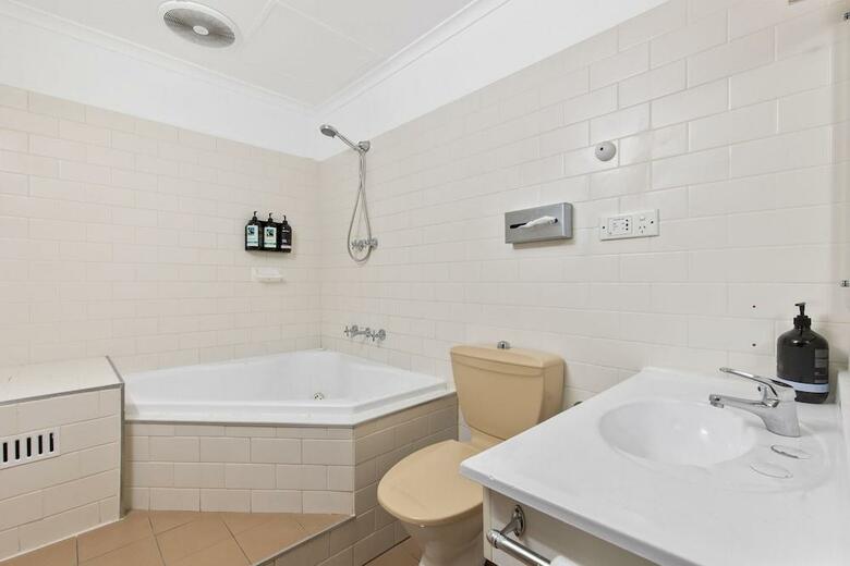 Hotel Adelaide Paringa