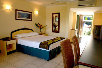 Hotel Bay Village Tropical Retreat