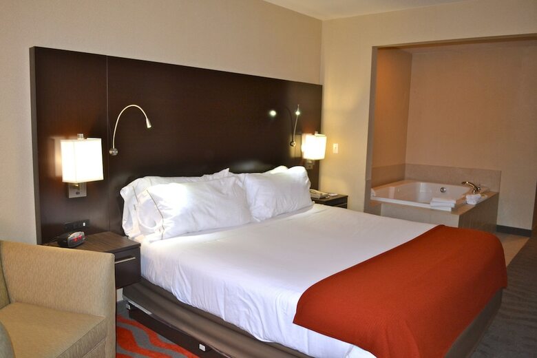 Holiday Inn Express Hotel & Suites Waterford