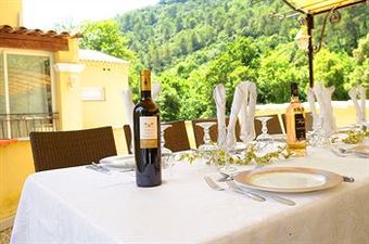 Hotel Les Bastides Du Gapeau