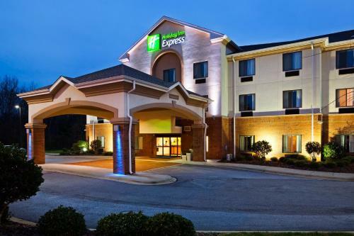 Hotel Holiday Inn Express Forest City