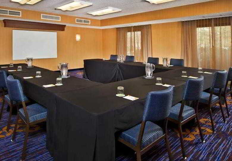 Hotel Courtyard By Marriott Philadelphia Willow Grove