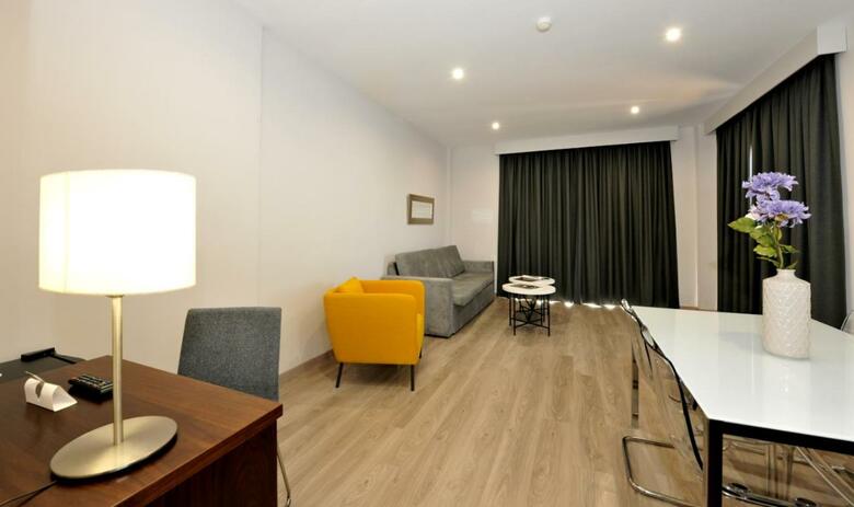 Hotel Salobre�a Suites