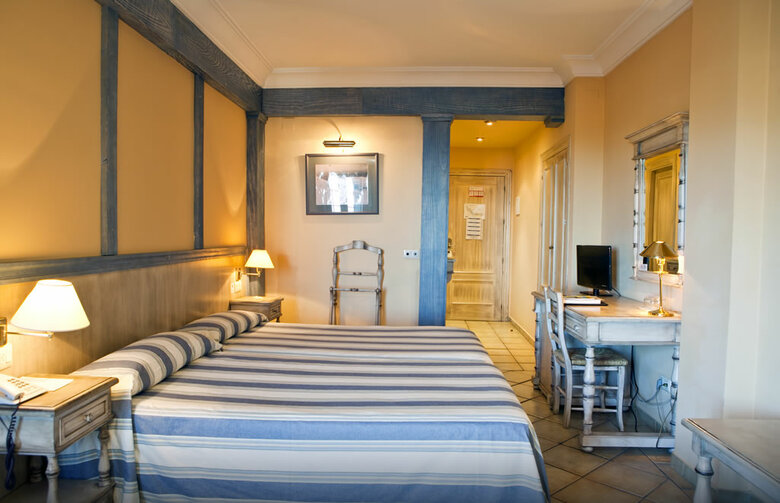 Ziryab Hotel