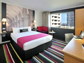 Hotel Mercure Melbourne Treasury Gardens