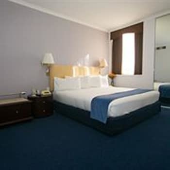 Hotel Seasons Of Perth