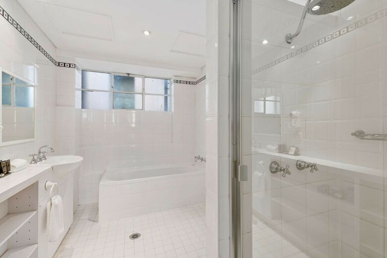 Castlereagh Boutique Hotel