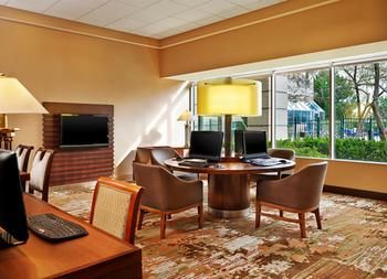 Hotel Sheraton Suites Elk Grove Village