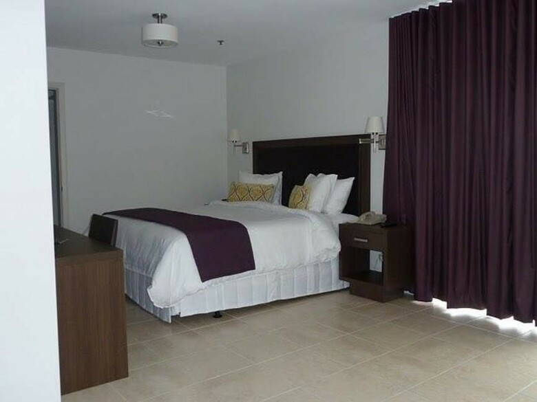 Hotel Collins