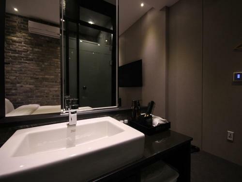 Hotel Almond Busan Station