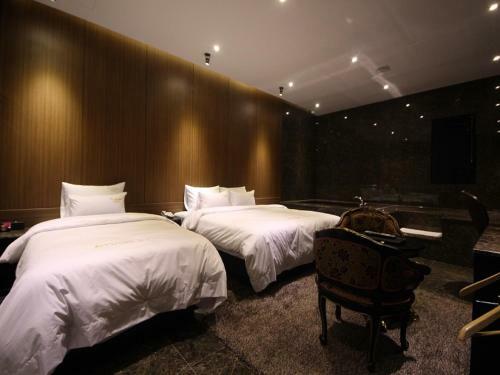 Hotel Almond Busan Station