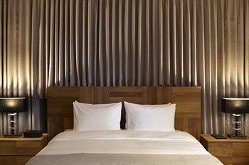 Best Louis Hamilton Hotel