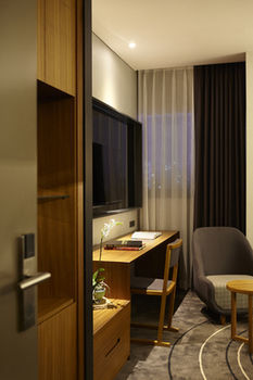 Best Louis Hamilton Hotel