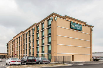 Clarion Hotel Midway Airport