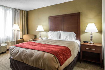 Clarion Hotel Midway Airport
