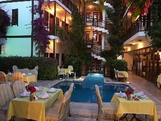 Hotel Karyatit