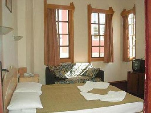 Hotel Karyatit