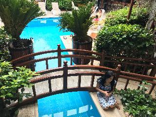 Hotel Karyatit