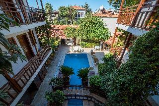 Hotel Karyatit
