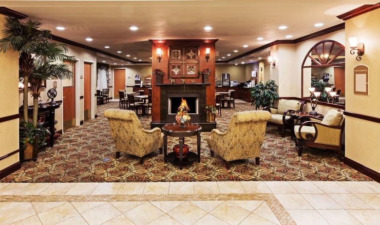 Holiday Inn Express Hotel & Suites Selma