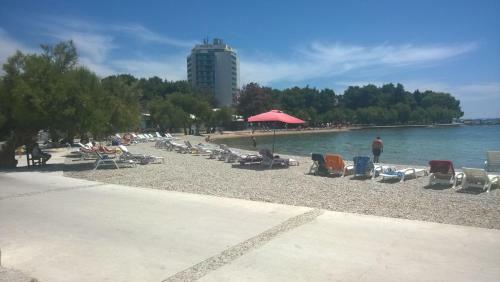 Hostal Rooms & Apartments Blue Beach