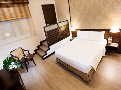 Albert Court Village Hotel