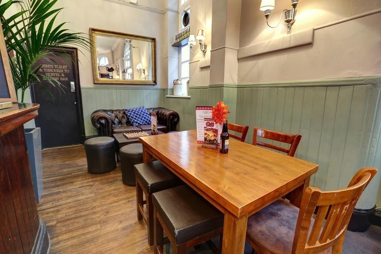 Publove At The White Ferry Victoria - Hostel