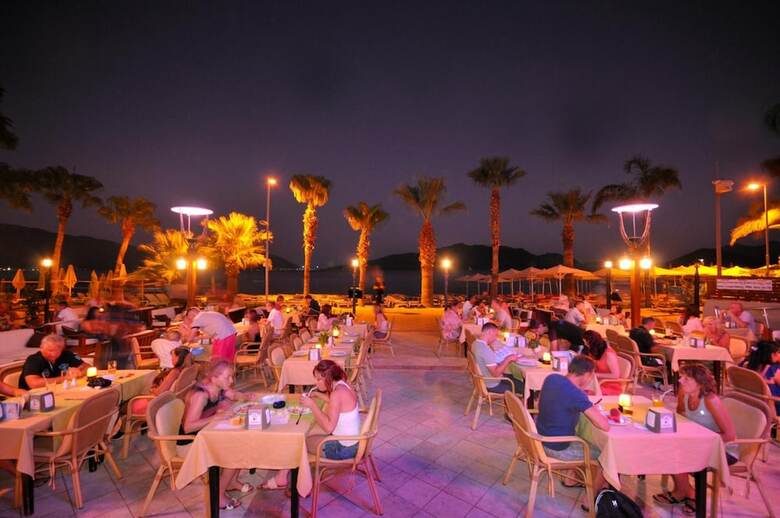 Maris Beach Hotel
