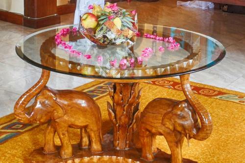 Chavda Hotel