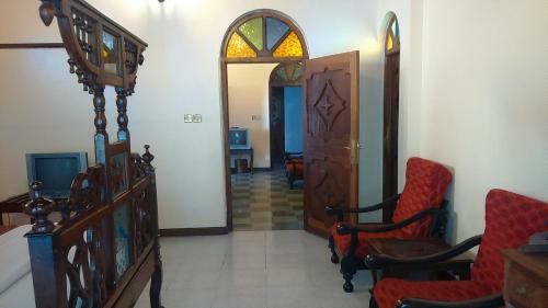 Chavda Hotel
