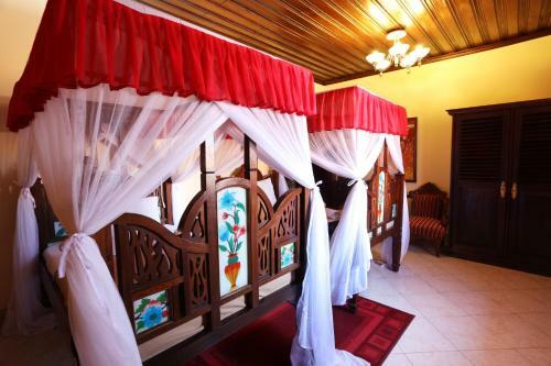 Chavda Hotel