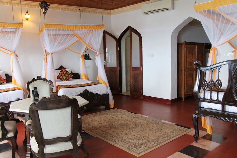 Mizingani Seafront Hotel