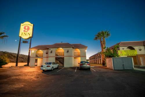 Hotel National 9 Inn