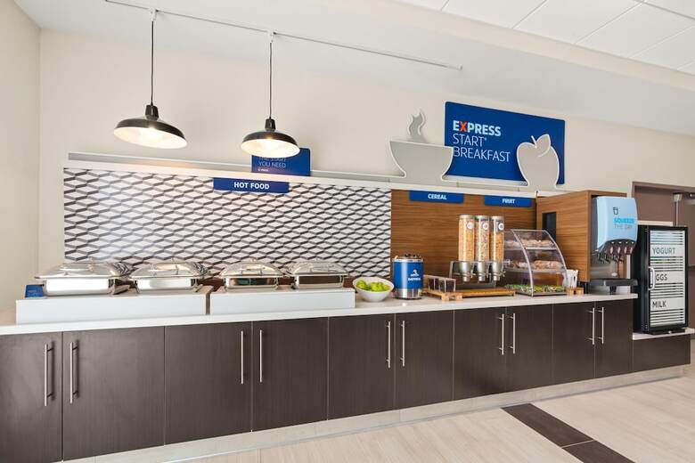 Holiday Inn Express Hotel & Suites Willows