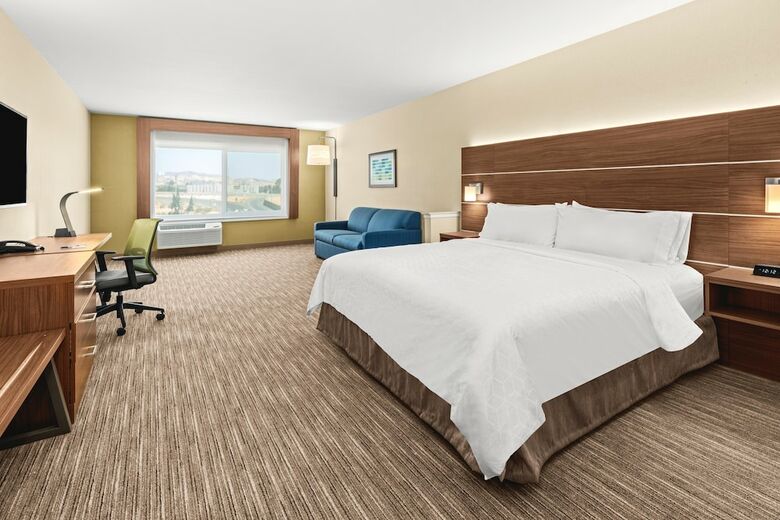 Holiday Inn Express Hotel & Suites Willows