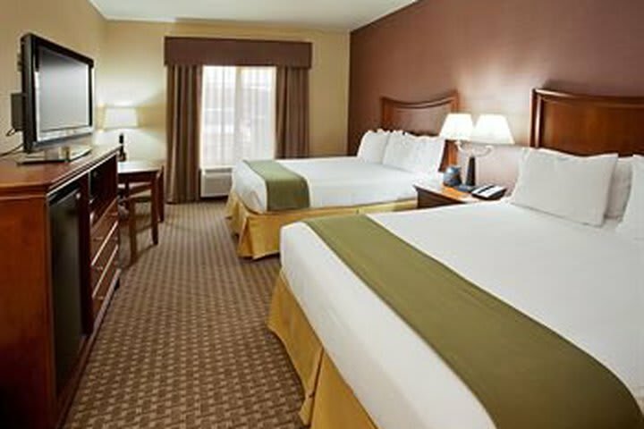 Holiday Inn Express Hotel & Suites Willows