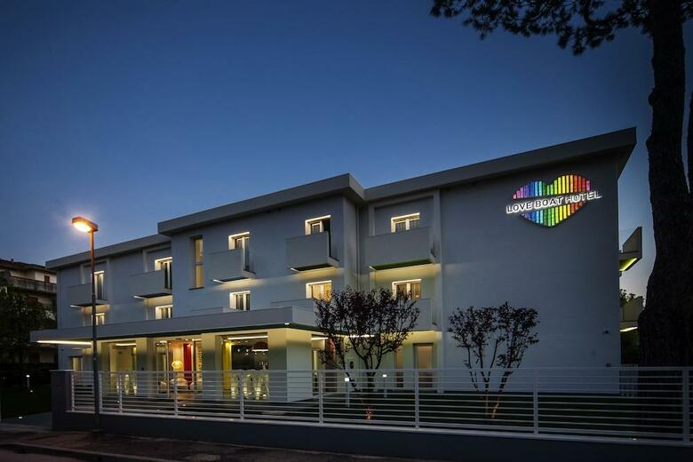 Hotel Love Boat