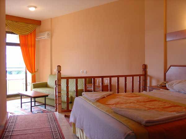 Hotel Amos