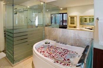 Hotel The Beverly Hills Bali