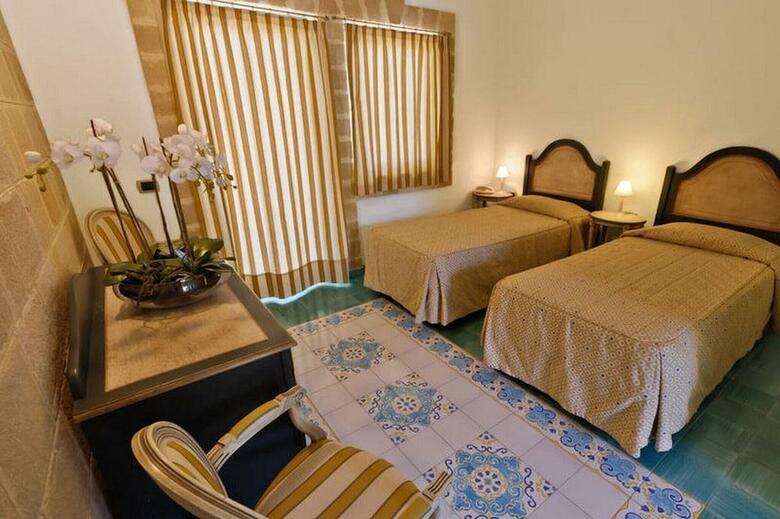 Hotel NH Venus Sea Garden